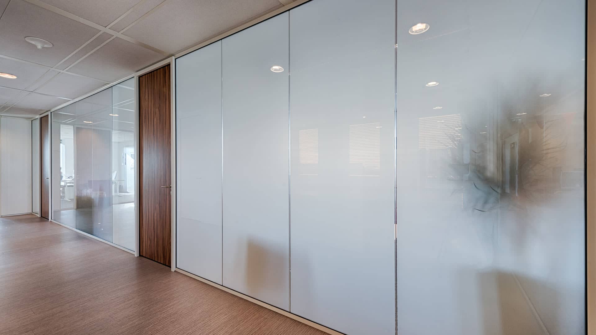 Schaltbare Privacy Glass im Büro