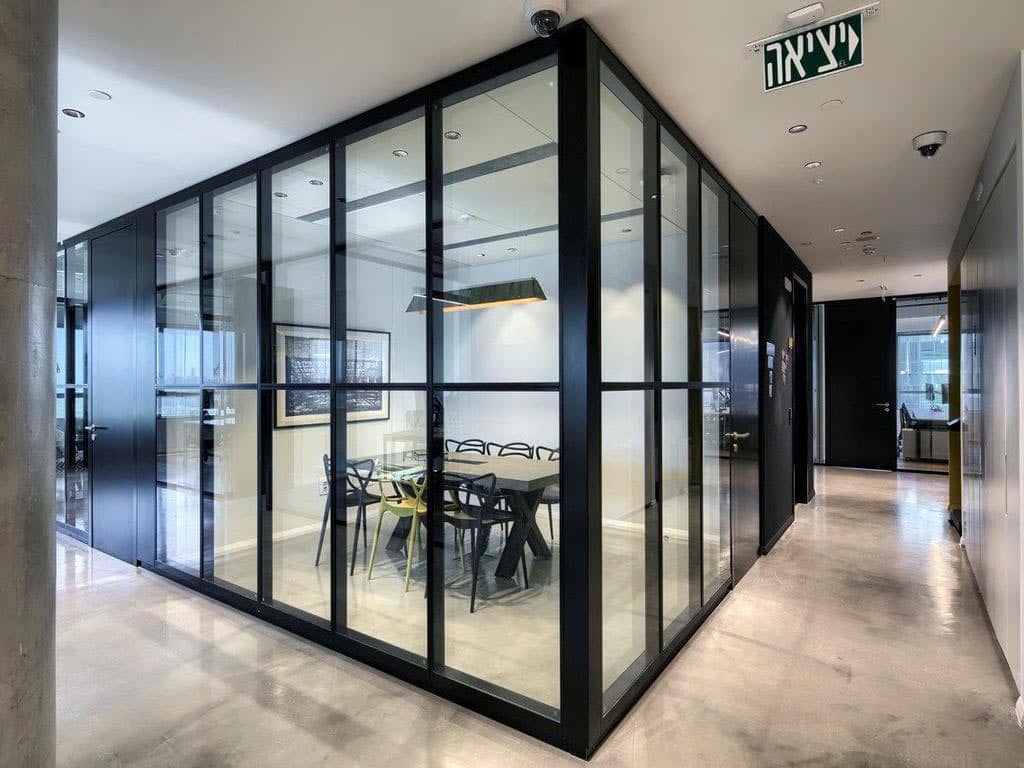 Glaswand Metaline Doppelverglasung Büro Meeting Raum
